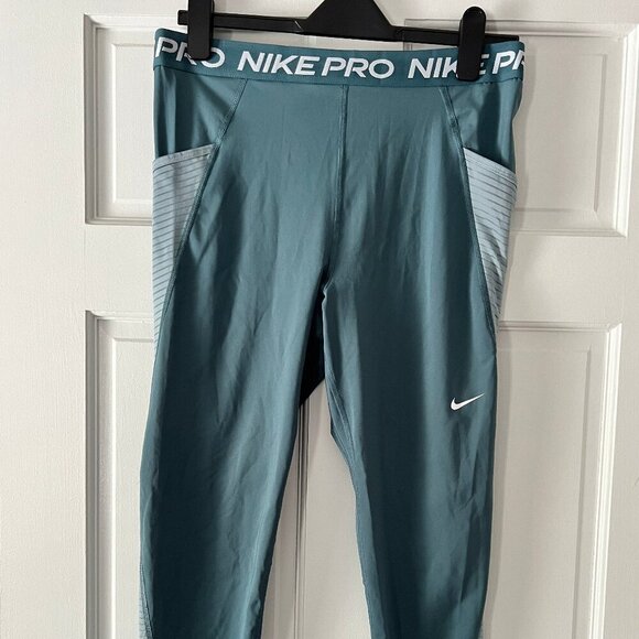 Nike Pro Dri-FIT Women's High-Rise Pocket Leggings - Picture 4 of 6